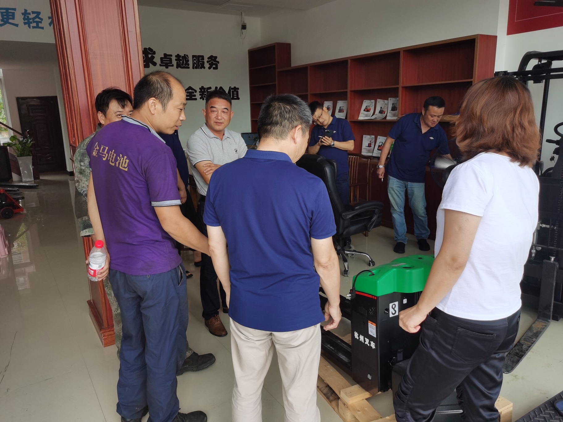歡迎總部領導蒞臨指導，為我司員工進行現(xiàn)場實操技能培訓(圖7)